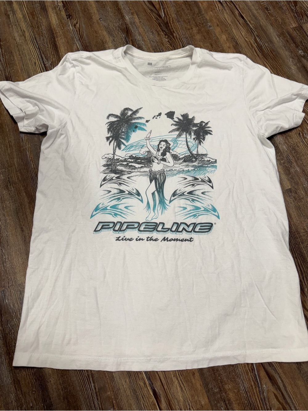 Y2K Pipeline white cotton surf t-shirt with graphic of a woman in a hula skirt w